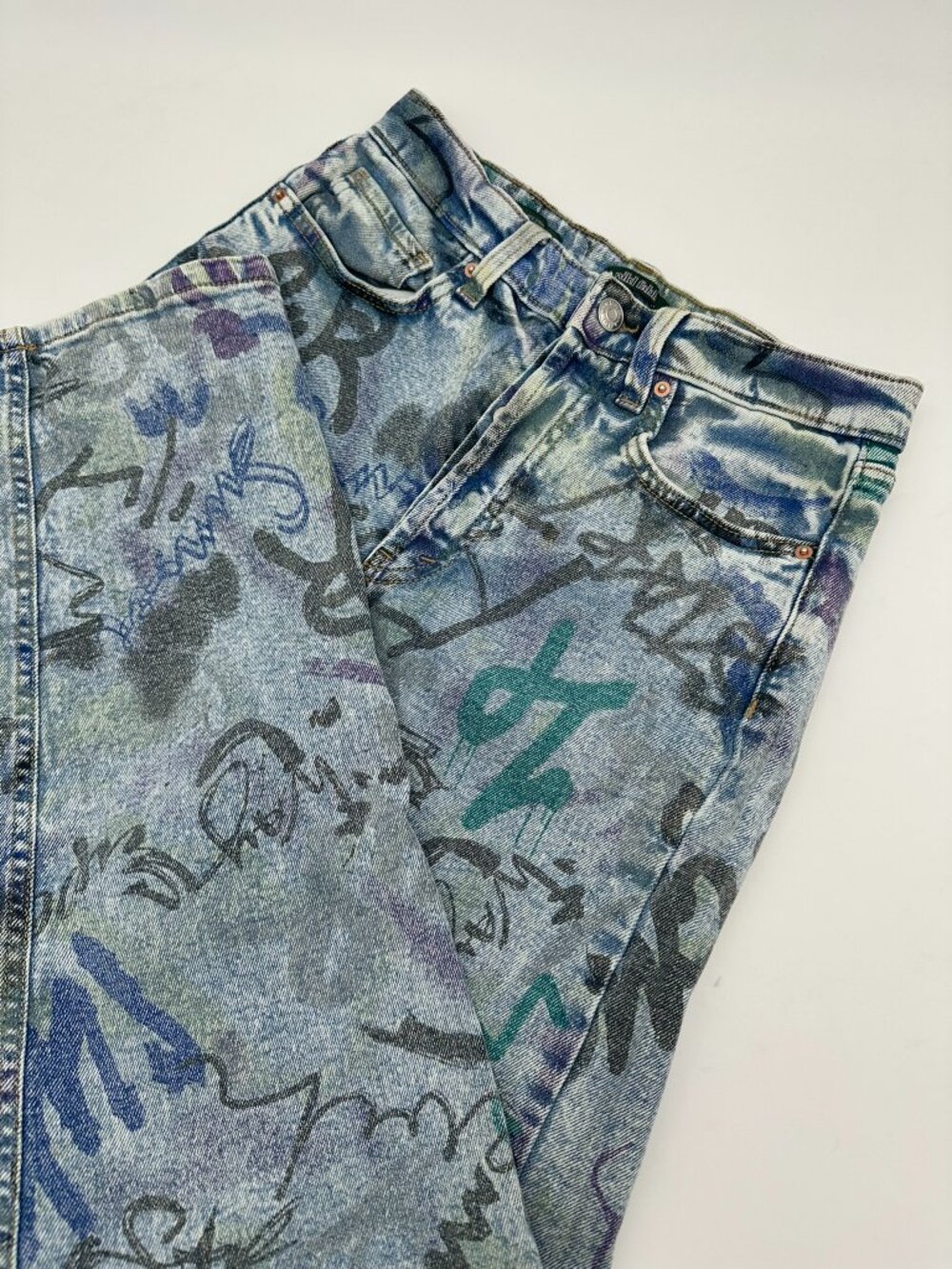 Wild Fable Women's Super High-Rise Button Fly Graffiti Jean Size 2 Light Wash